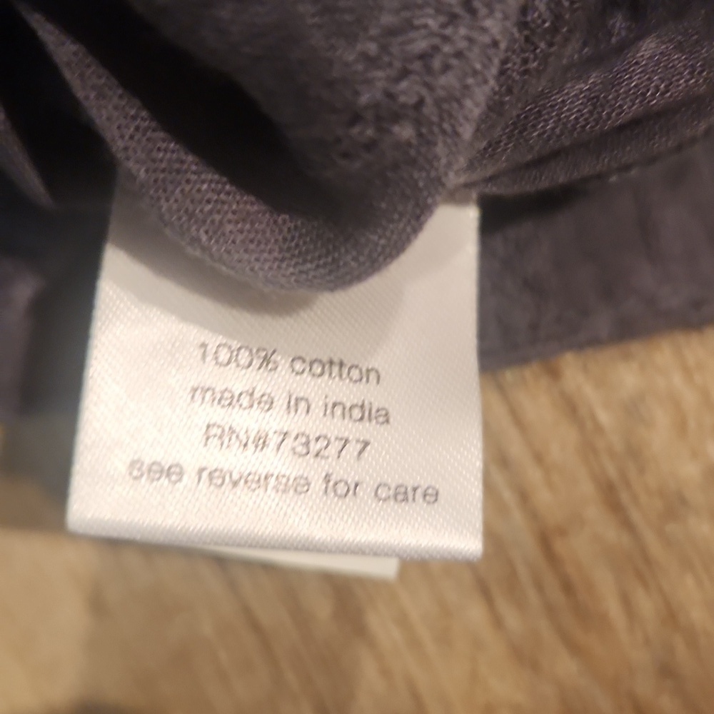 ELIZABETH AND JAMES- Short Sleeve Gray Sheer Blouse. Size XS - Picture 7 of 7